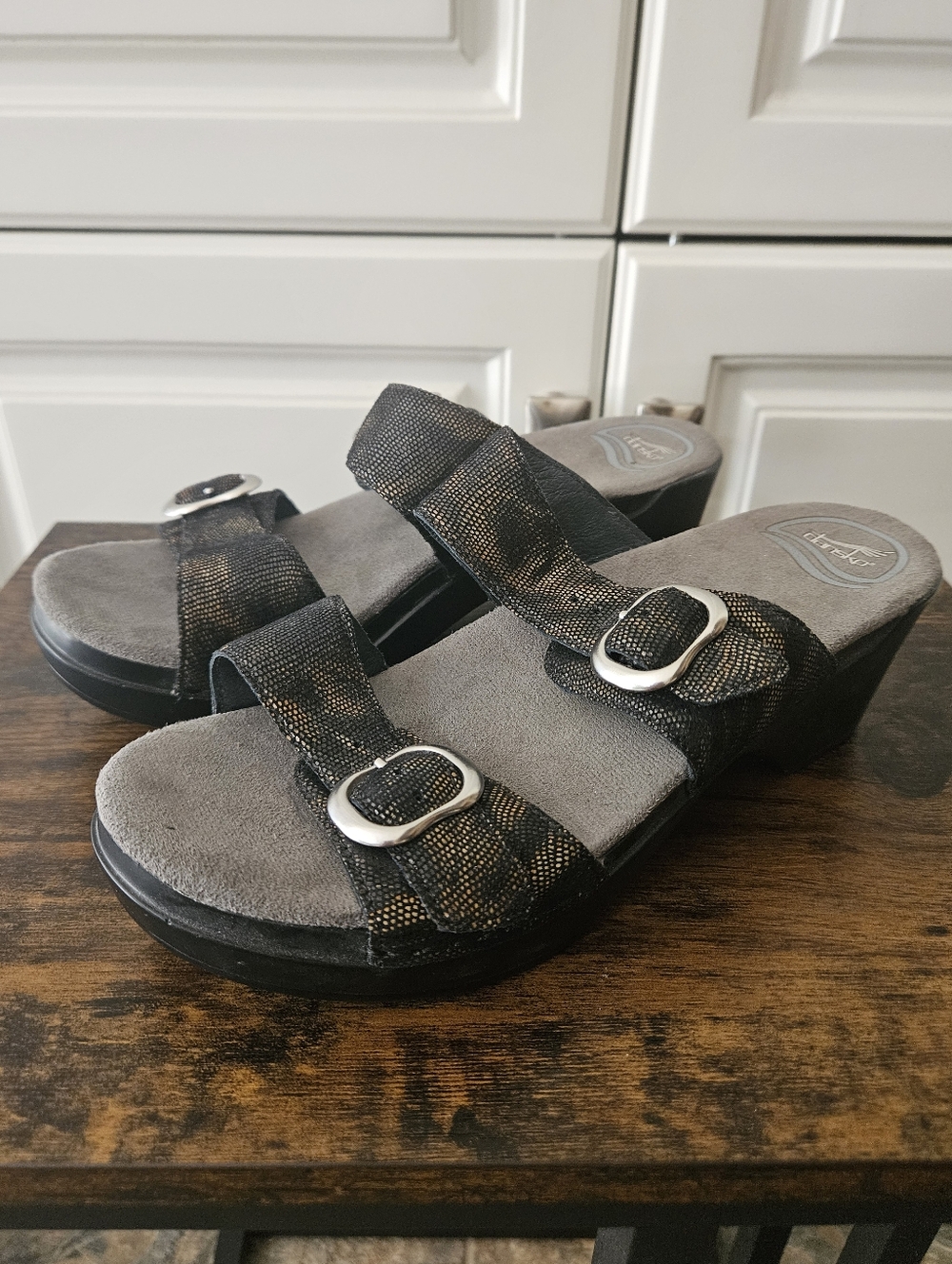 NWOB Dansko Sophie Snake Metallic Leather Wedge Slide Sandals Y2K Indie Sleaze